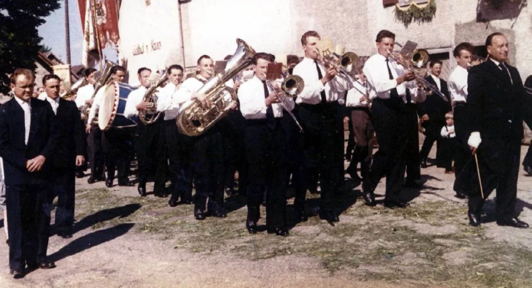 Musikerinnen und Musiker des Vereins